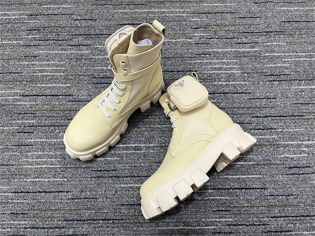 Pra*a boot 1