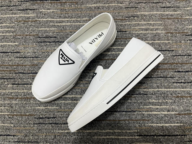 Pra*a leather sneaker 10