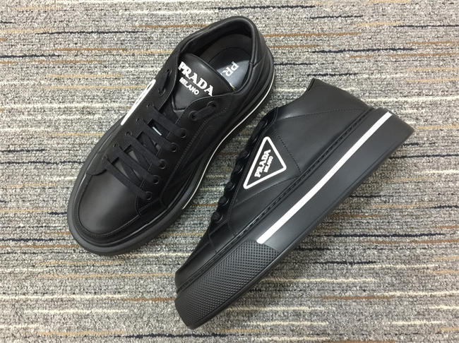 Pra*a leather sneaker 16