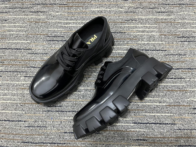 Pra*a loafer 11