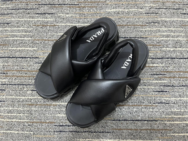 Pra*a slipper 3