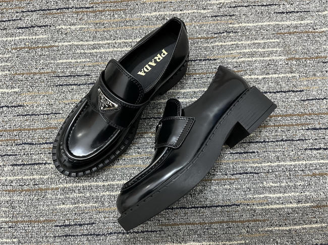 Pra*a loafer women 7