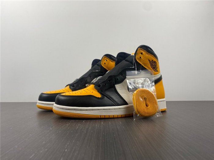 Jordan1 Retro high OG 555088-711