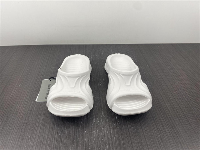 BLCG SLIPPERS