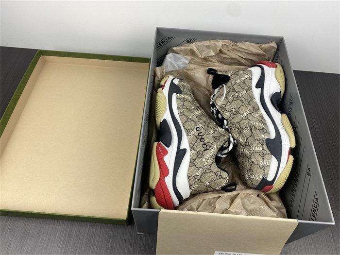 Gocci x BLCG The Hacker Project Triple S Beige  677192 ULZ10 9795