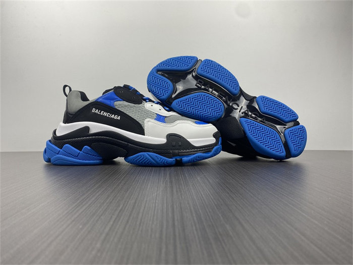 BLCG TRIPLE SNEAKER 536737 W2CA1 4124