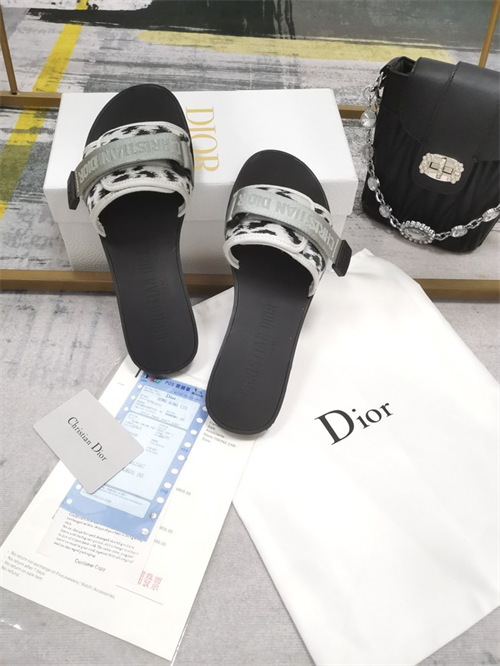 Dio Slipper