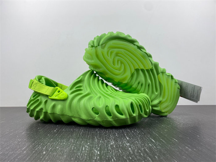 Cr0c5 pollex clog by salehe bembury crocodile 207393-30t