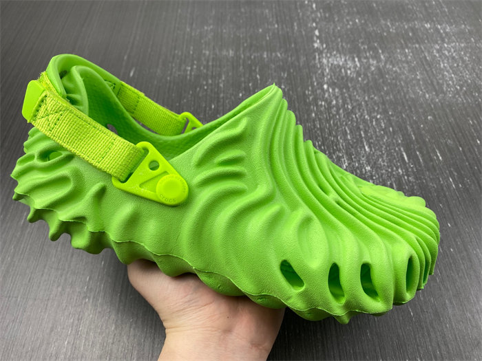 Cr0c5 pollex clog by salehe bembury crocodile 207393-30t