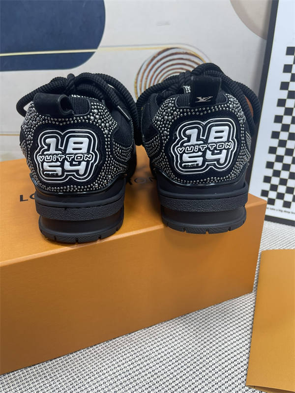 LV049
