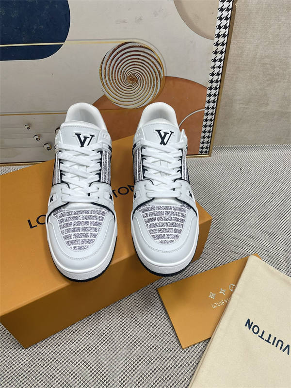 LV051
