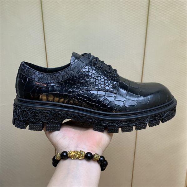 Lv Loafer 001
