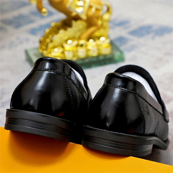 Lv Loafer 041