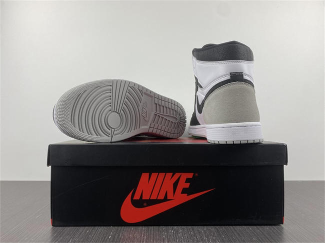 Air Jordan 1 Retro High OG Bleached Coral 555088-108