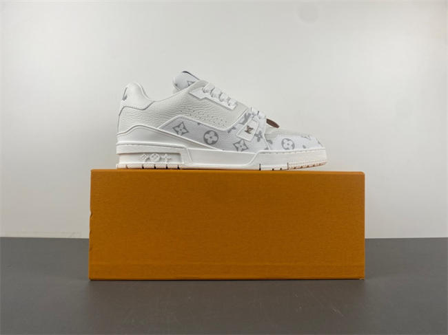 l0vis Vvtt0n lv trainer
