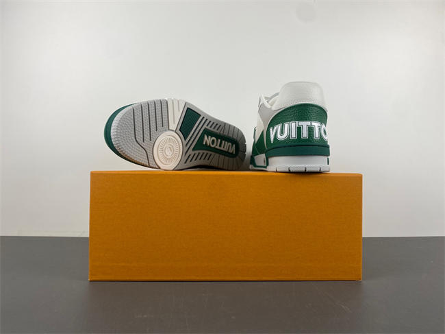 l0vis Vvtt0n lv trainer
