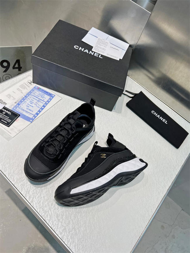 Ch**el trend sneaker