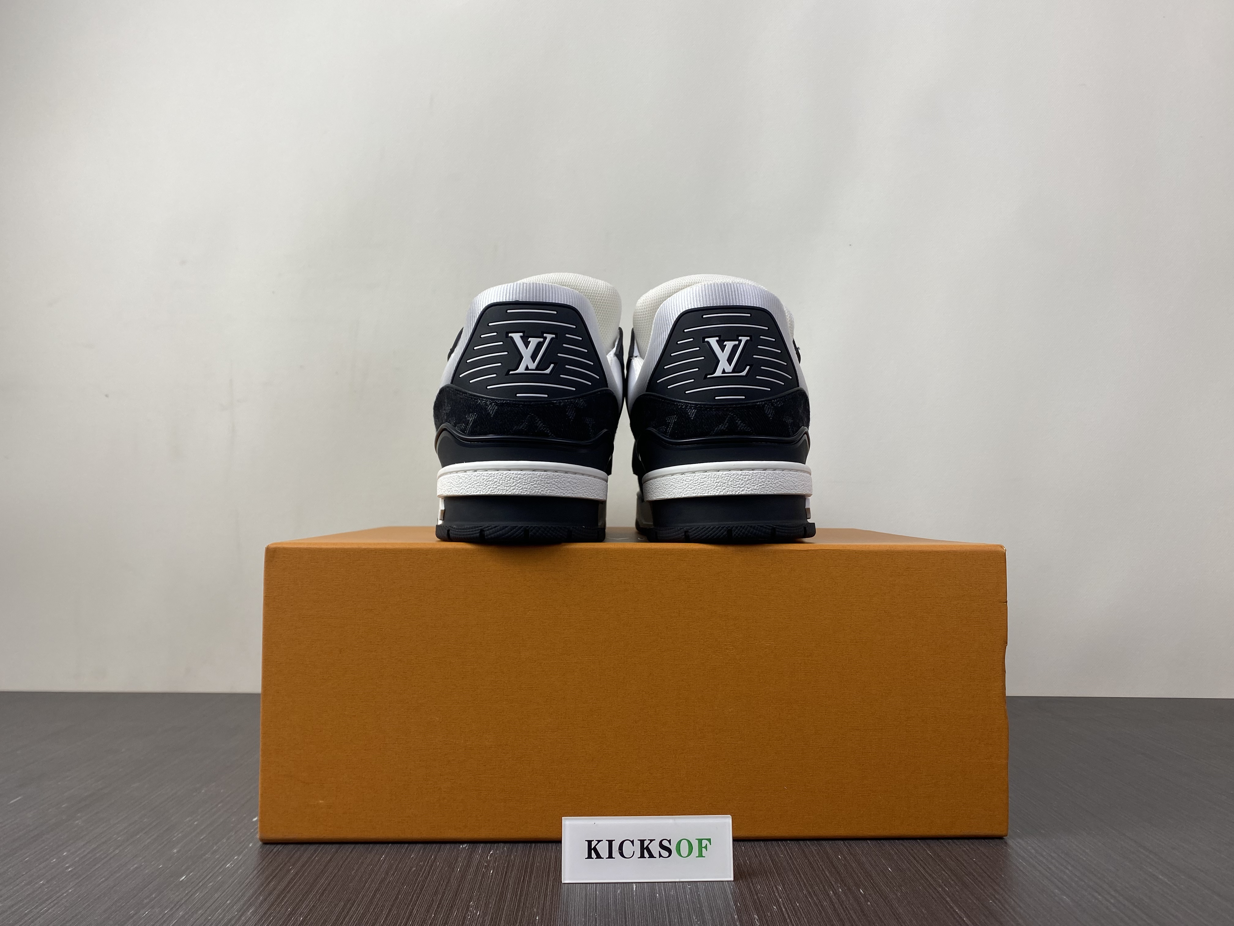l0vis Vvtt0n lv trainer