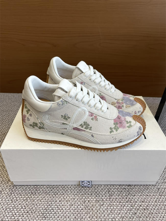 L0ew* sneaker