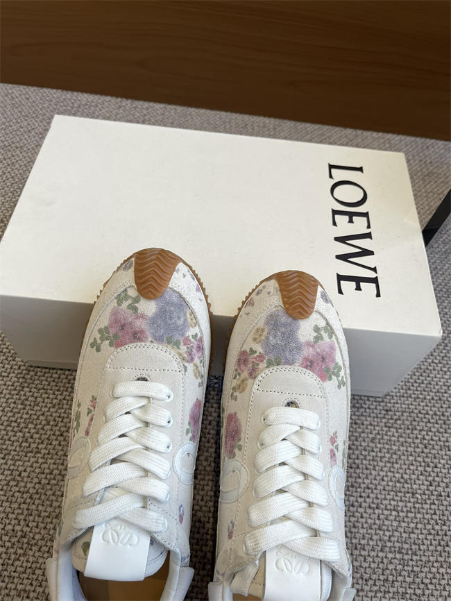 L0ew* sneaker