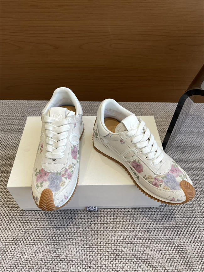 L0ew* sneaker