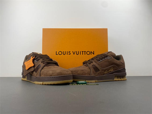 l0vis Vvtt0n lv trainer
