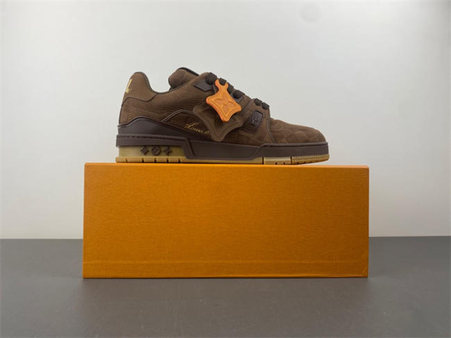 l0vis Vvtt0n lv trainer
