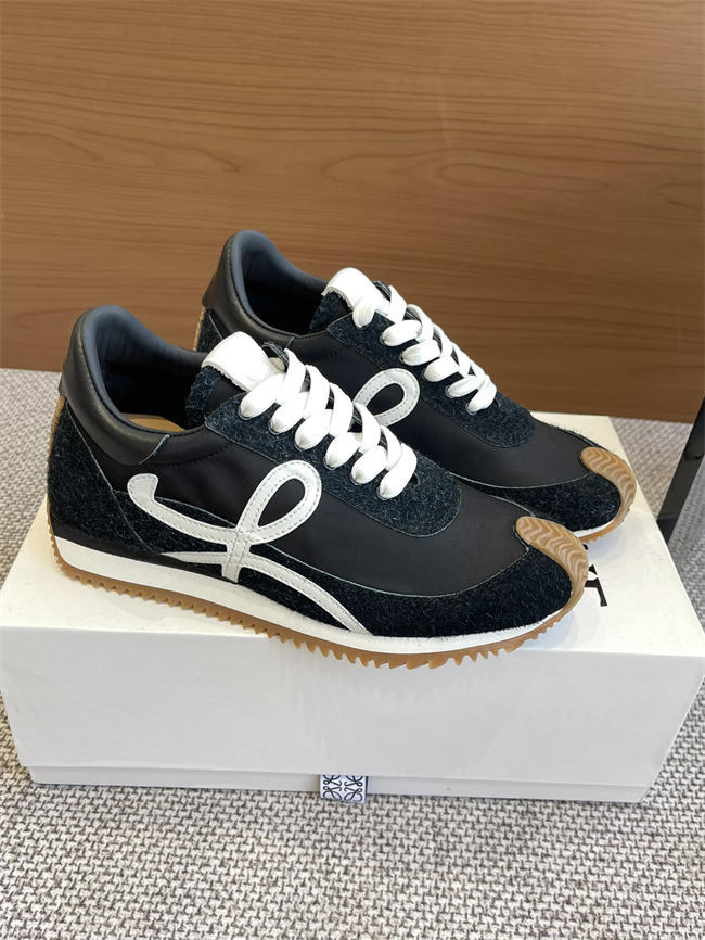 L0ew* sneaker