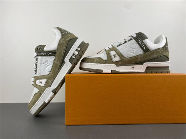 l0vis Vvtt0n lv trainer