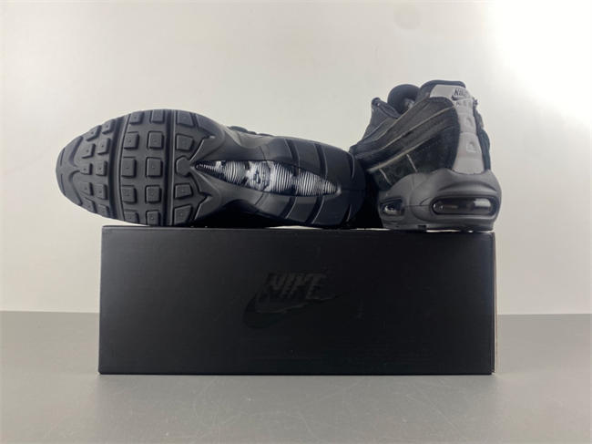 Comme des Garçons x Air Max 95 