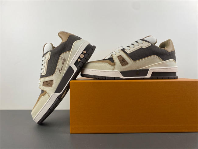 l0vis Vvtt0n lv trainer