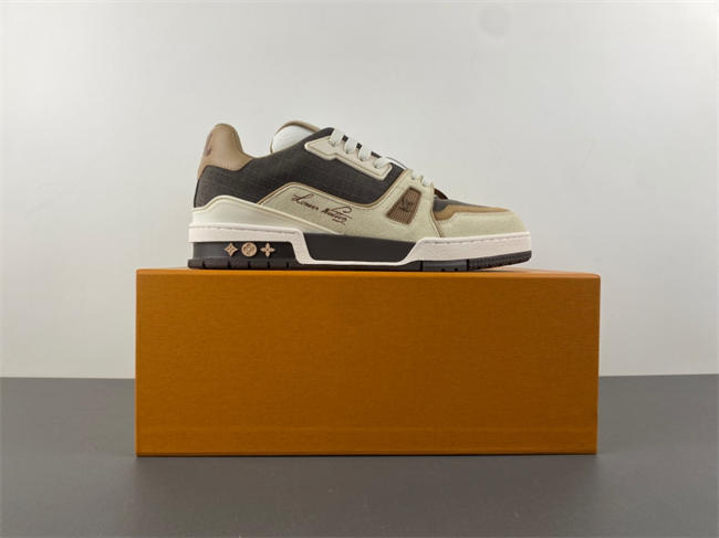l0vis Vvtt0n lv trainer