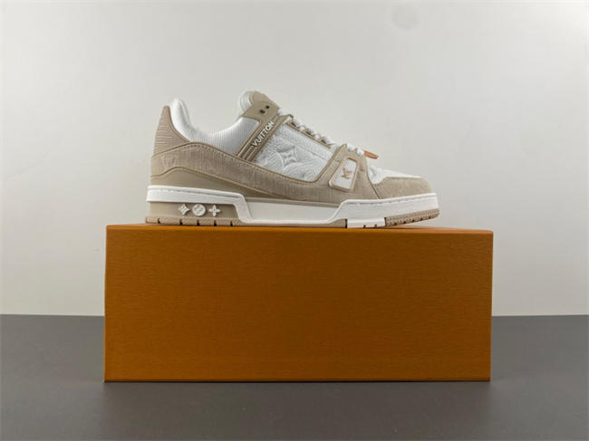 l0vis Vvtt0n lv trainer