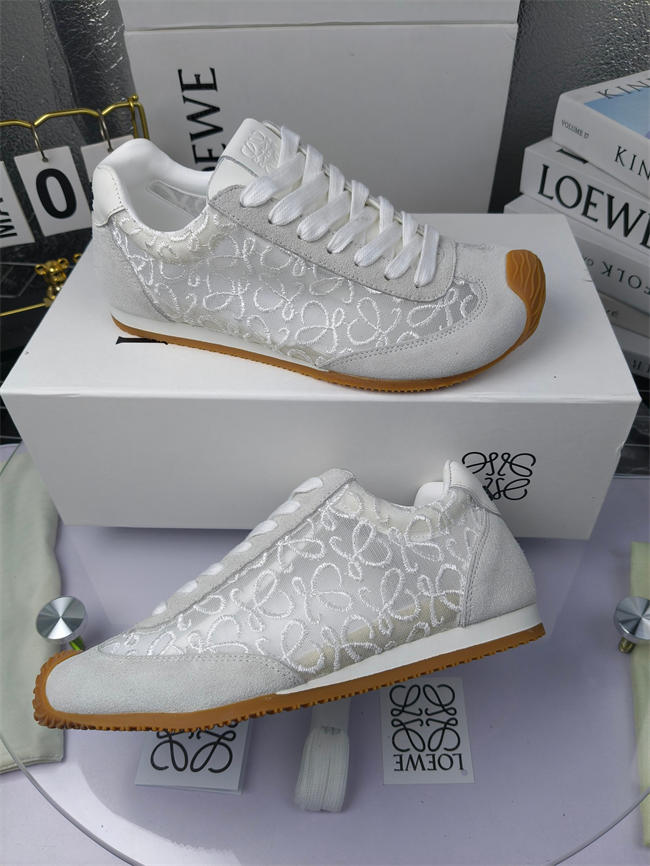 L0ew* sneaker