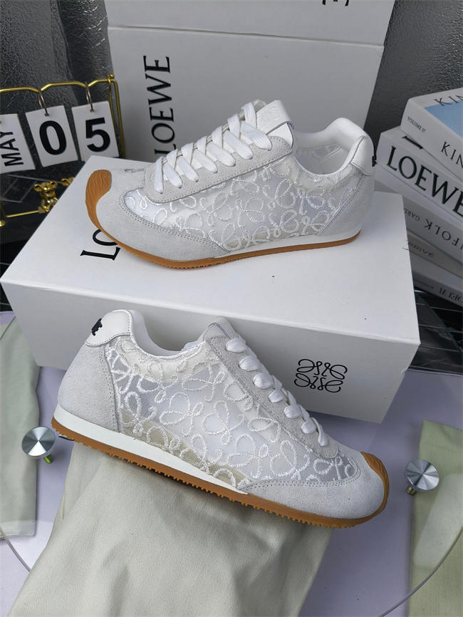 L0ew* sneaker