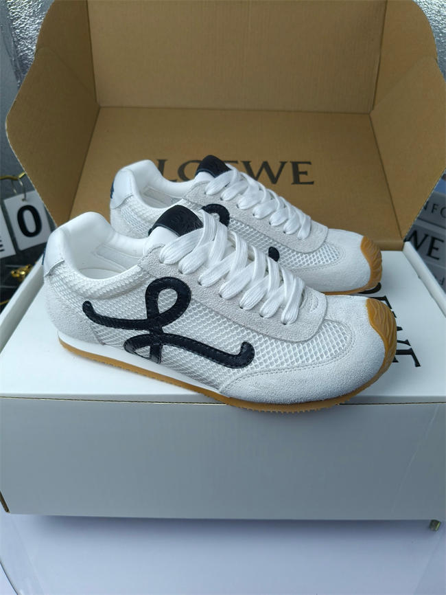 L0ew* sneaker