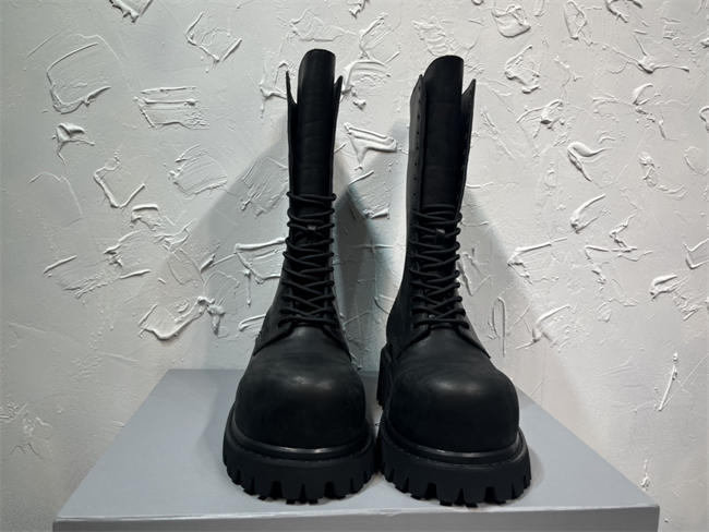 Ba1en*iaga boot
