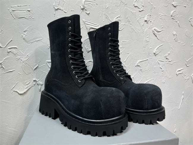 Ba1en*iaga boot