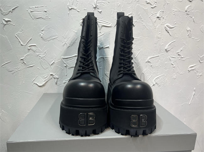 Ba1en*iaga boot