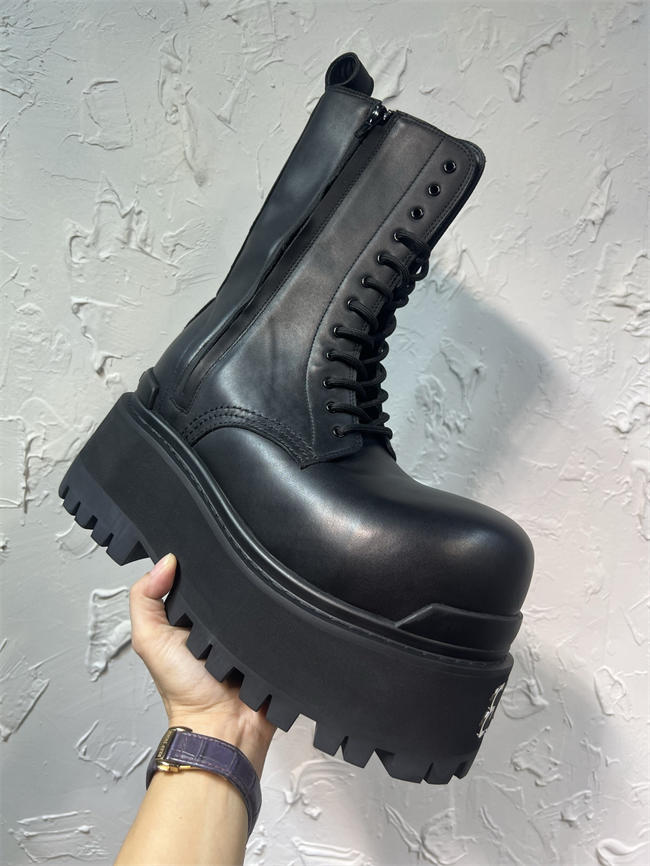Ba1en*iaga boot