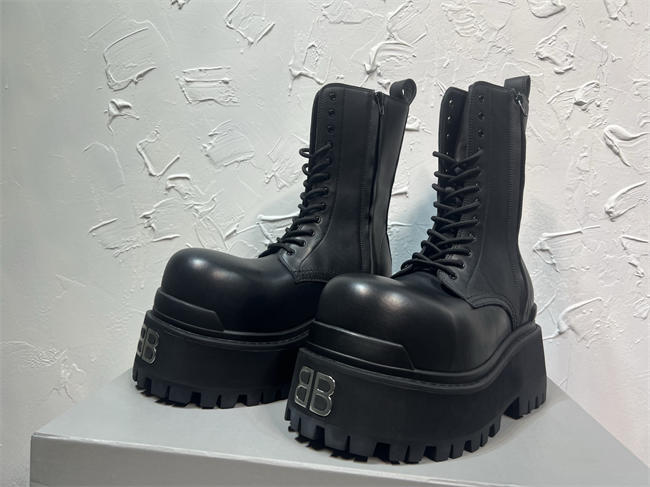Ba1en*iaga boot