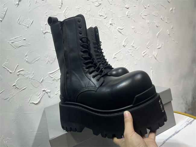 Ba1en*iaga boot