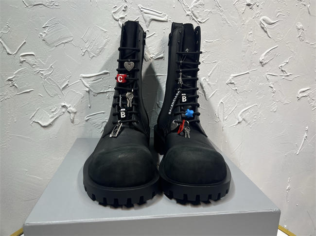 Ba1en*iaga boot