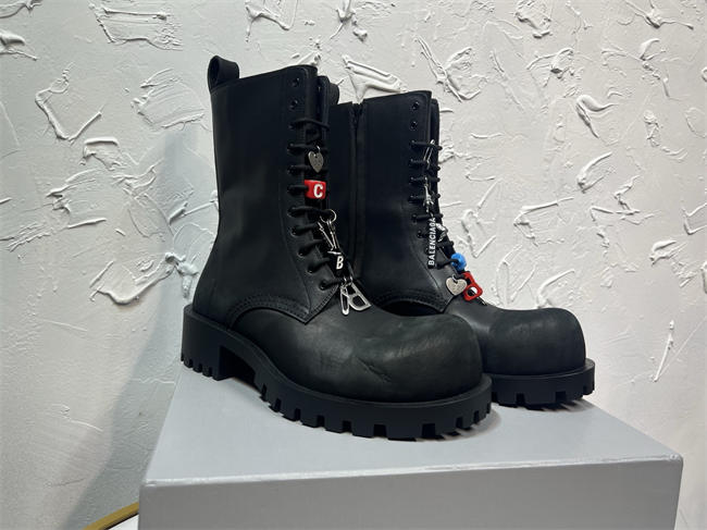 Ba1en*iaga boot
