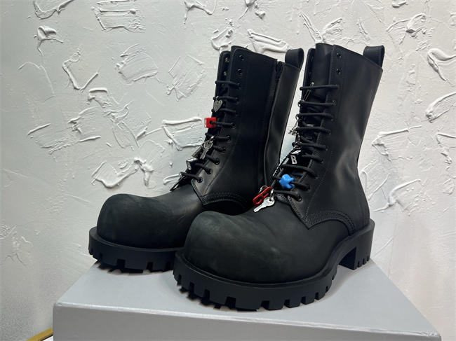 Ba1en*iaga boot