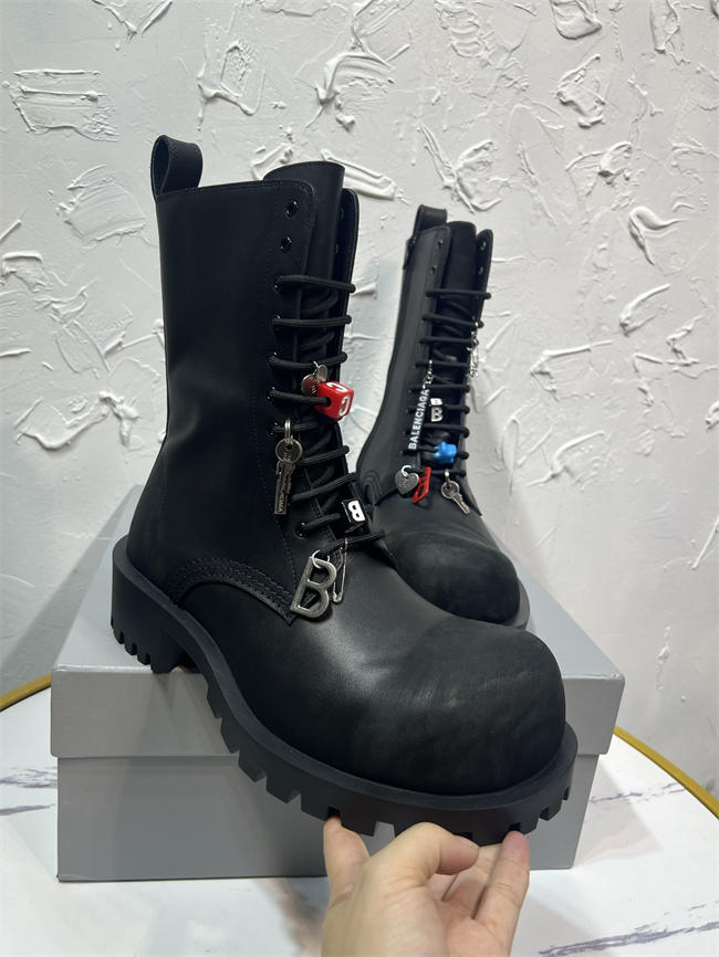 Ba1en*iaga boot