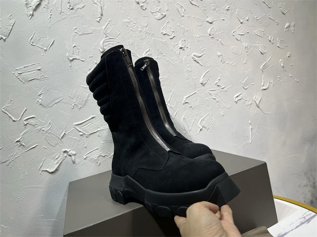 Ba1en*iaga boot