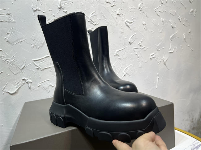 Ba1en*iaga boot