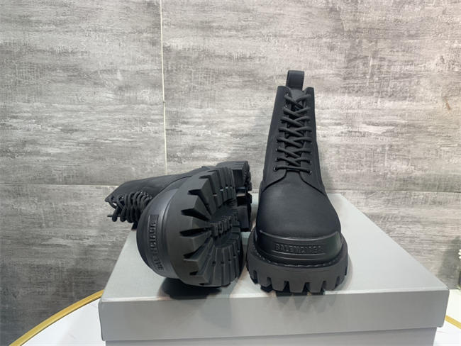 Ba1en*iaga boot