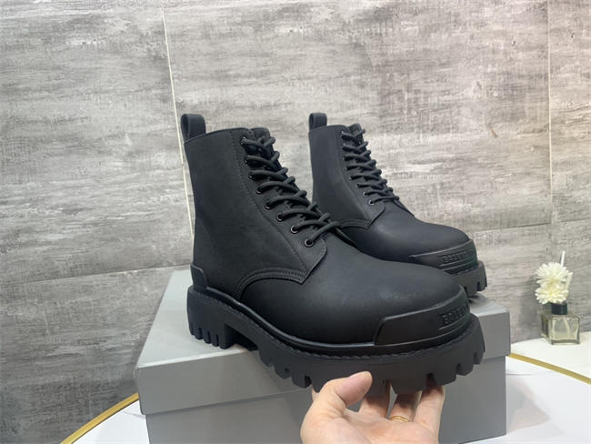 Ba1en*iaga boot